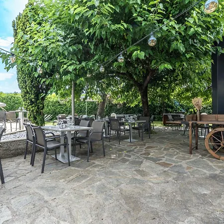 מלון Pomo & Restaurant