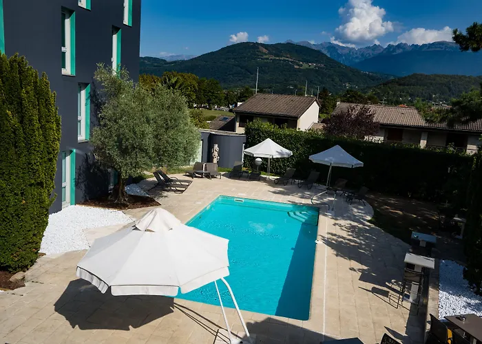 Pomo & Restaurant Hotel