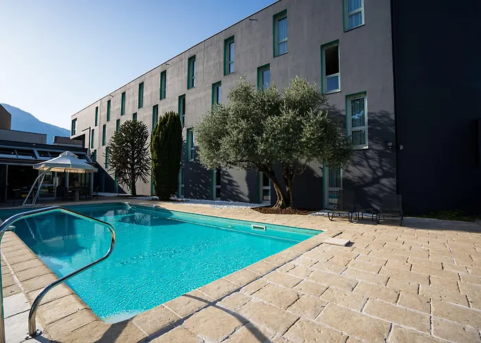 Pomo & Restaurant Hotel