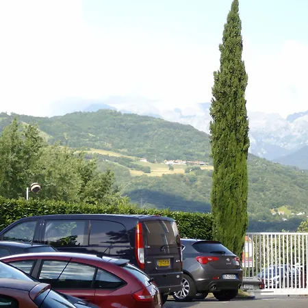 Pomo & Restaurant Hotell