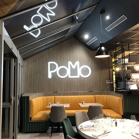 Szálloda Pomo & Restaurant Échirolles