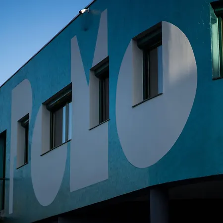 Pomo & Restaurant Hotell Échirolles